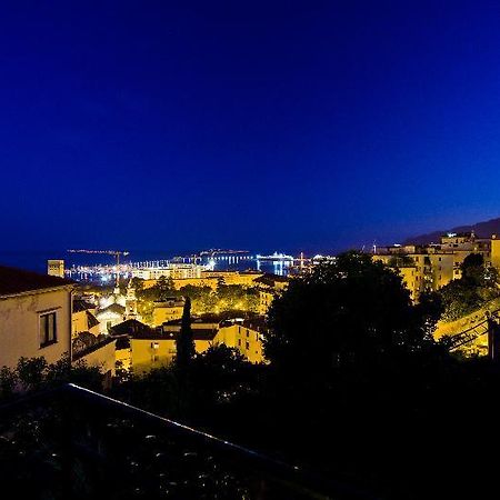 סלרנו Bed And Travel Apartment La Minerva Suite מראה חיצוני תמונה